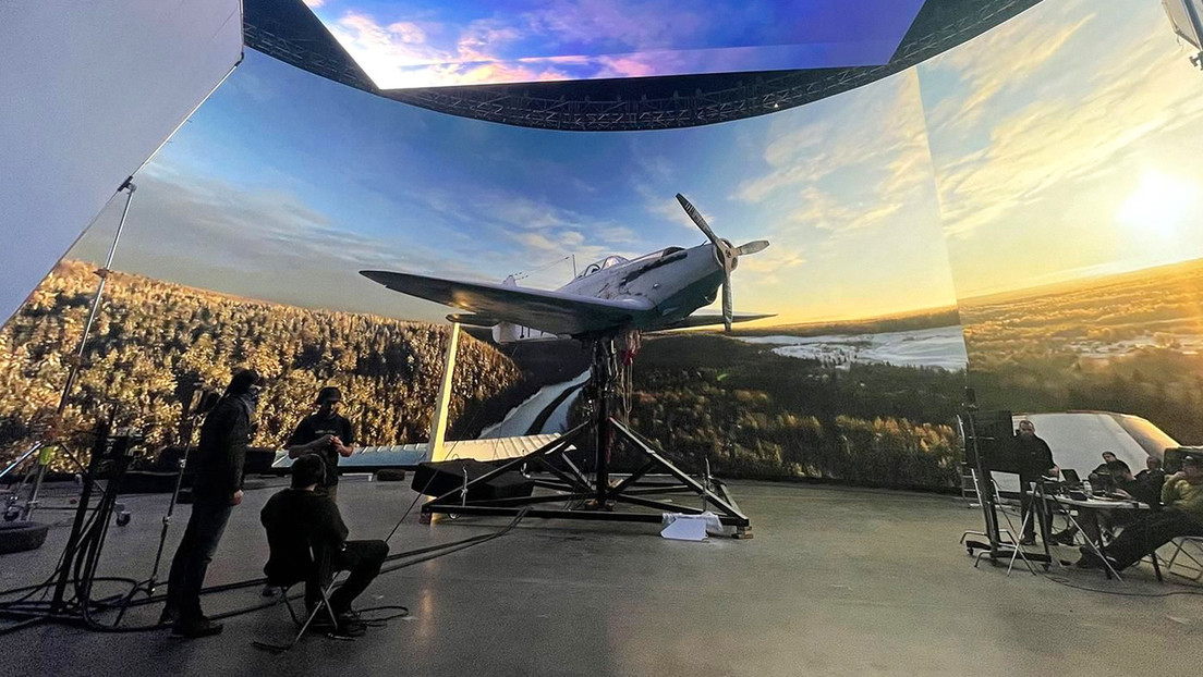 Instalan en Rusia una enorme estructura de pantallas para crear efectos visuales en películas