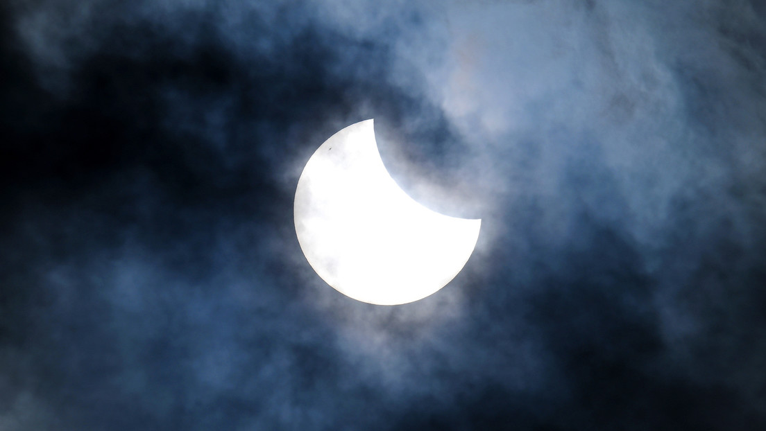 FOTOS: Así se vio en Rusia el eclipse solar parcial