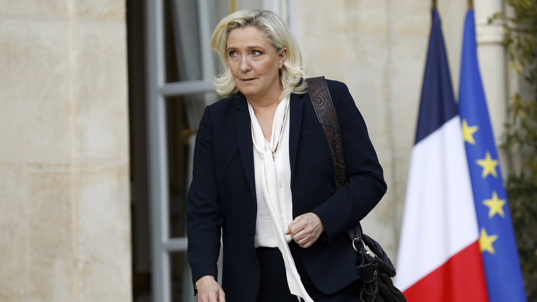 Condenan a Marine Le Pen a cuatro años de prisión