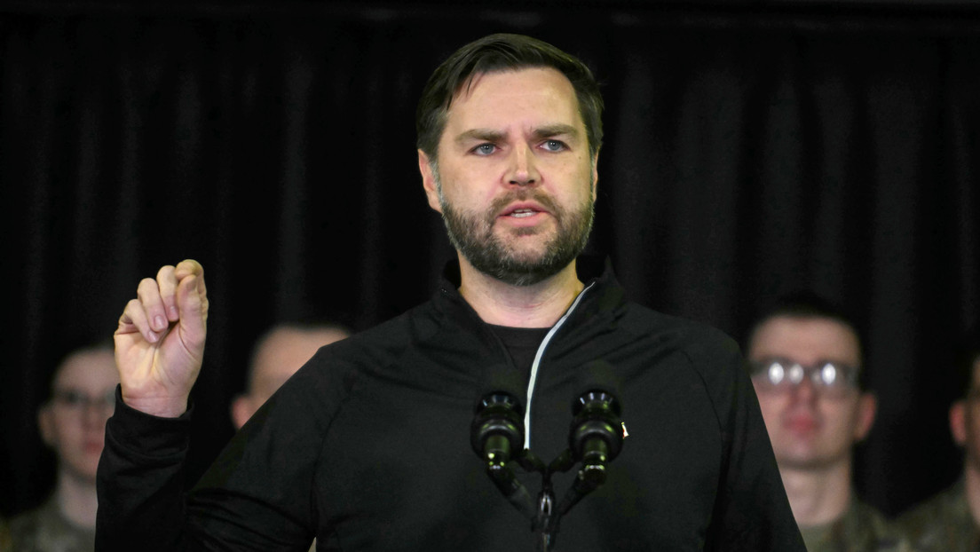 J.D. Vance no descarta el uso de la fuerza para "devolver la seguridad" a Groenlandia