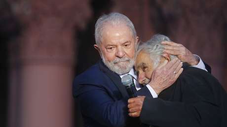 VIDEO: El emotivo gesto de Lula con Mujica
