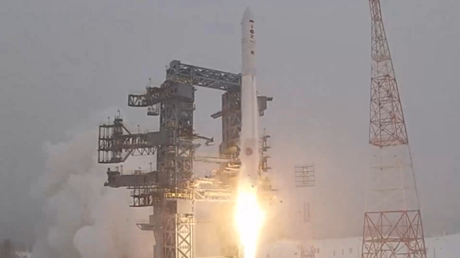 Rusia lanza al espacio un cohete Angara-1.2 con satélites