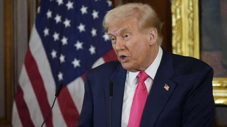 "Hermoso y limpio": Trump autoriza la producción de energía con carbón