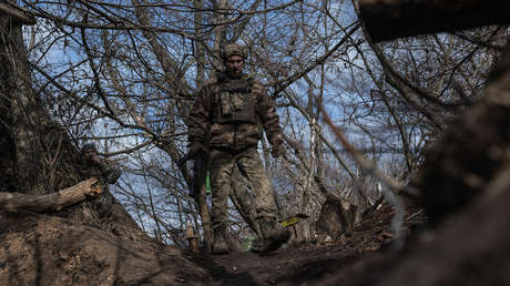 Ucrania retira tropas de sus posiciones en parte de Donbass