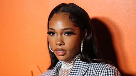 'Influencer' mata a un hombre al conducir ebria, lo convierte en negocio y ahora se declara inocente