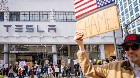 Convocan una protesta global contra Tesla "para detener el golpe ilegal de Musk"