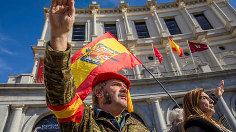 "La espada más limpia de Europa": 1.200 españoles firman un manifiesto  para alabar a Franco