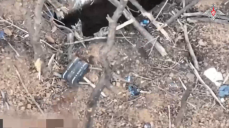 VIDEO: Sistemas robóticos rusos atacan posiciones ucranianas camufladas