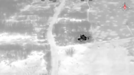 VIDEO: Así impacta la artillería rusa posiciones enemigas en total oscuridad