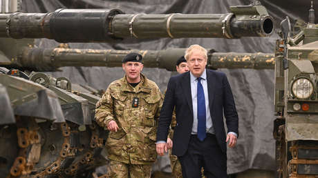 Boris Johnson insta a Europa a invertir más en defensa y menos en bienestar social