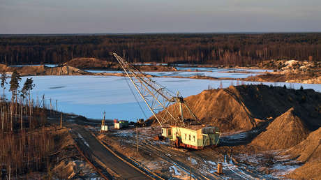 Bloomberg: Acuerdo sobre minerales entre EE.UU. y Ucrania es comparable a la explotación colonial contra los africanos