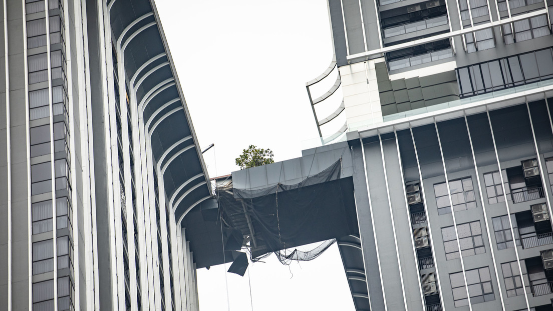 VIDEO: Salta entre dos rascacielos para salvar a su familia durante el sismo en Tailandia