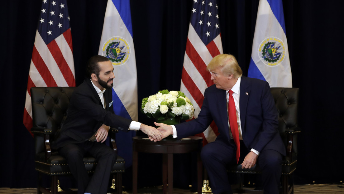 Trump impone aranceles a El Salvador pese a su cercanía con Bukele