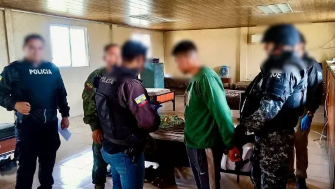 Encuentra una memoria digital tirada en un bus y descubre abusos de un militar contra menores