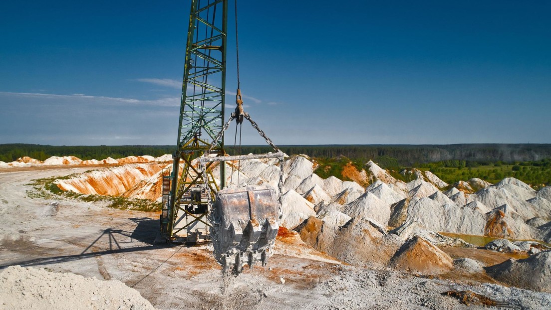 Politico: Zelenski quiso atraer a Trump con recursos, pero terminó arrastrando a Ucrania a un "desastre"