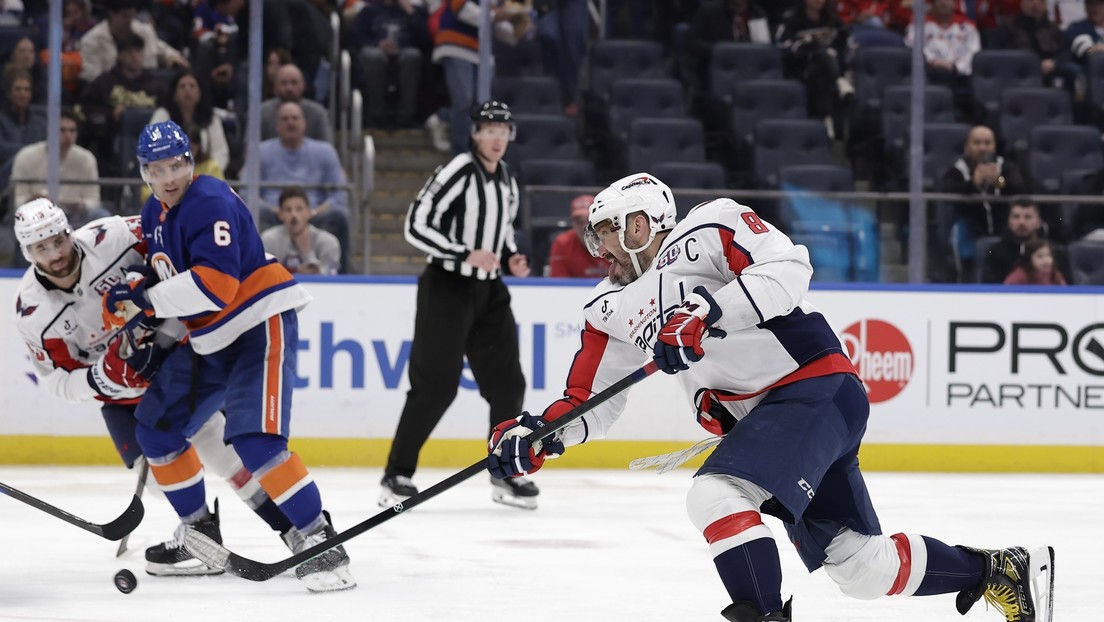 VIDEO: Así fue el histórico gol del ruso Alexánder Ovechkin, que lo colocó en lo más alto de la NHL