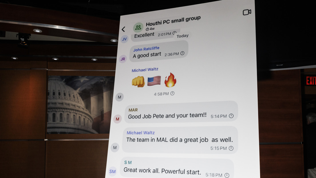 La cadena de "giros extraordinarios" que terminó con un reportero en un chat del Gobierno de EE.UU.