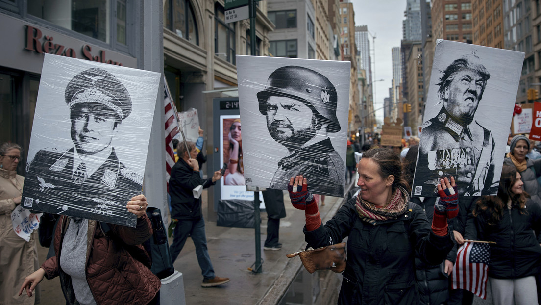 Manifestantes no logran aclarar por qué creen que Trump es "fascista" y Musk reacciona