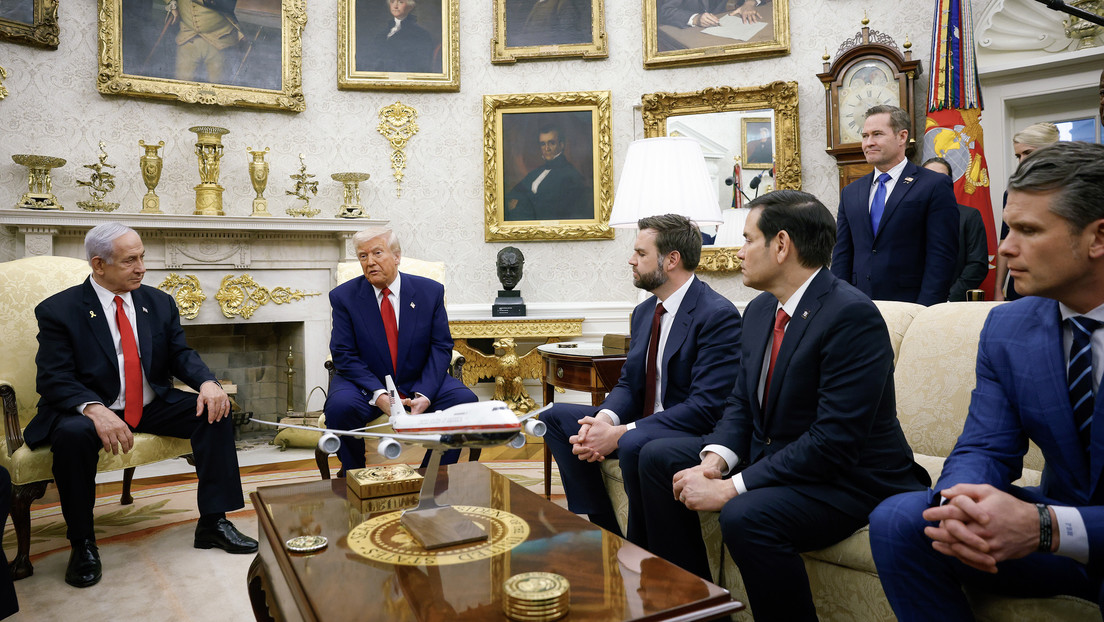 Trump: "Estamos manteniendo conversaciones directas con Irán"