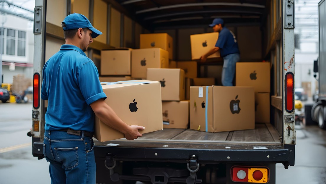 Reportan que Apple trasladó aviones llenos de iPhones desde Asia para vencer los aranceles