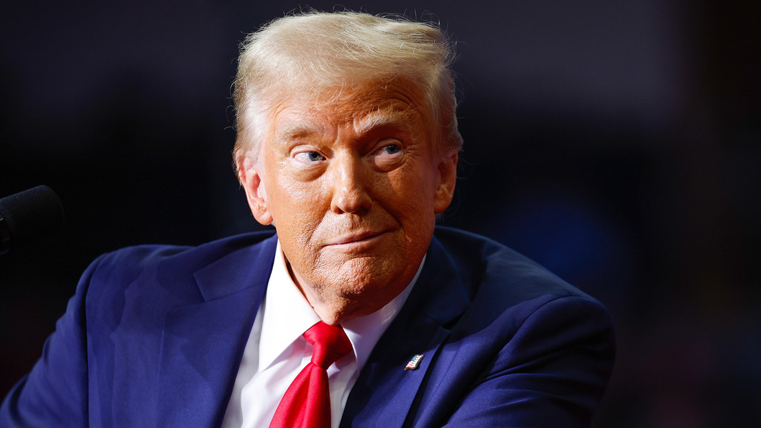 Trump dice que muchos países le "besan el trasero" y suplican negociar los aranceles