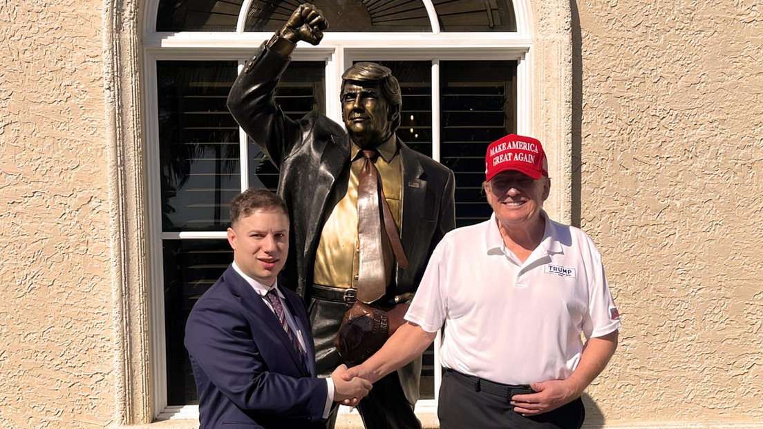 VIDEO: Trump inaugura un monumento a sí mismo