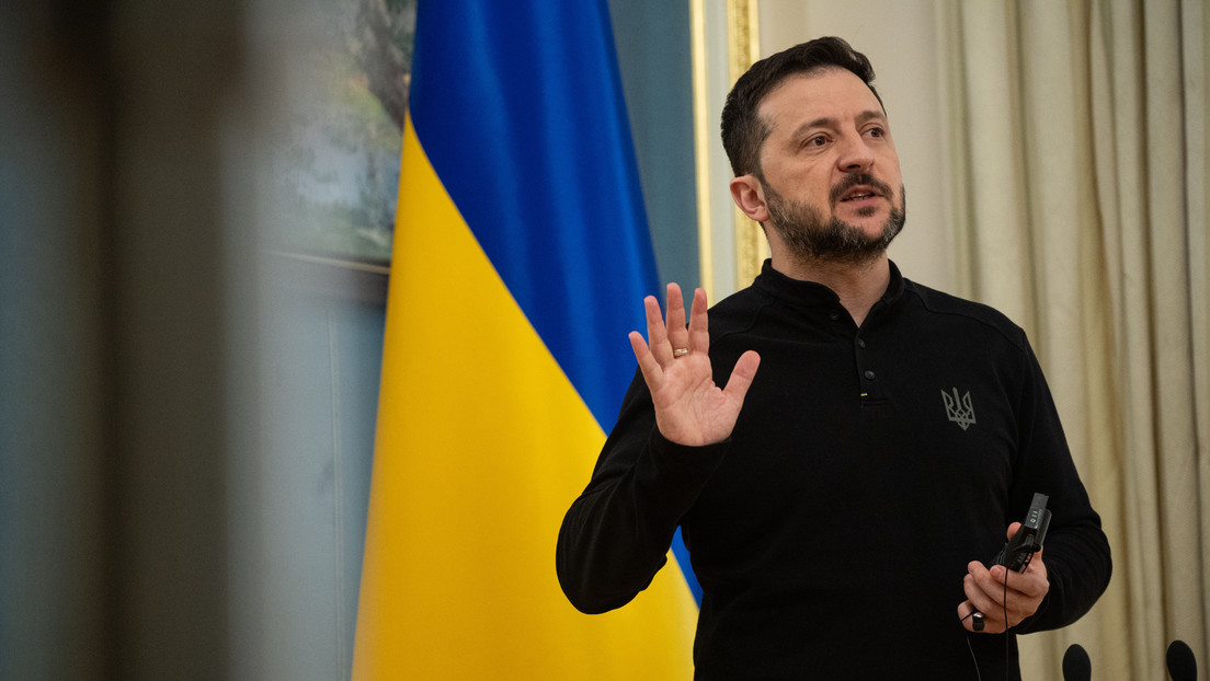 Zelenski usurpa el poder con la ley marcial, dice su predecesor