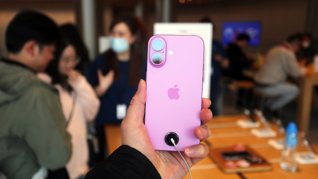 Apple pide a millones de usuarios actualizar sus dispositivos tras "ataque extremadamente sofisticado"