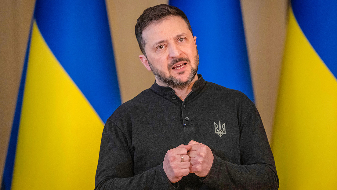 Un diputado ucraniano revela qué paso desesperado está dispuesto a dar Zelenski para mantenerse en el poder