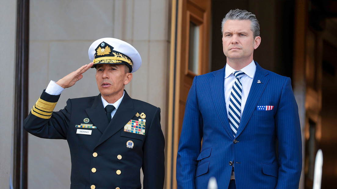 "Nadie envía mensajes con planes de guerra": Jefe del Pentágono responde a acusaciones en su contra