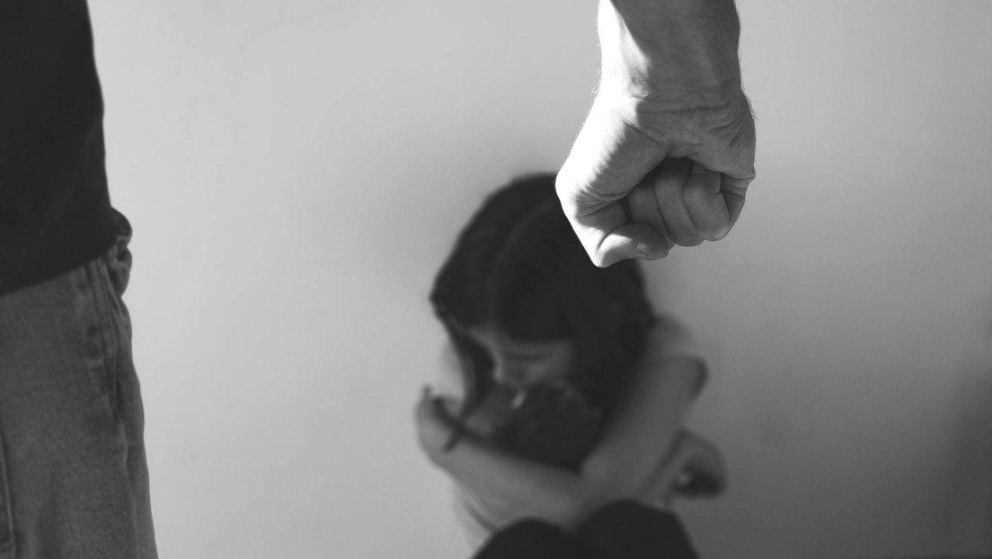 Condenan a un hombre por haber abusado de su pareja y sus dos hijas en Argentina