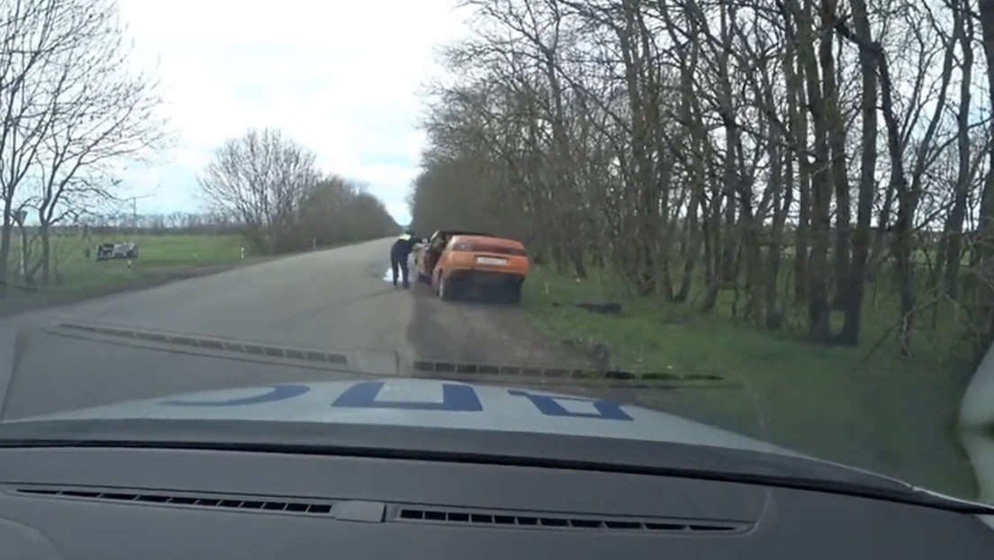 VIDEO: Conductor burla a la Policía con un 'truco de mago'