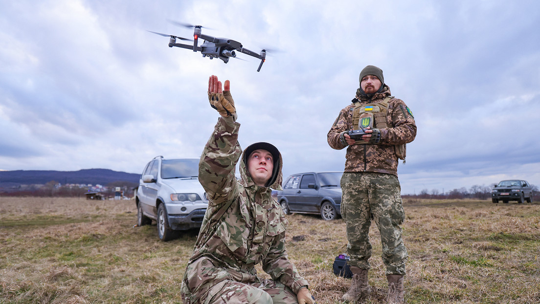 The Times: Kiev envió en secreto instructores de drones al Reino Unido