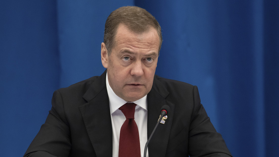 Medvédev explica por qué la CPI "ha llegado a su cima de insensatez"