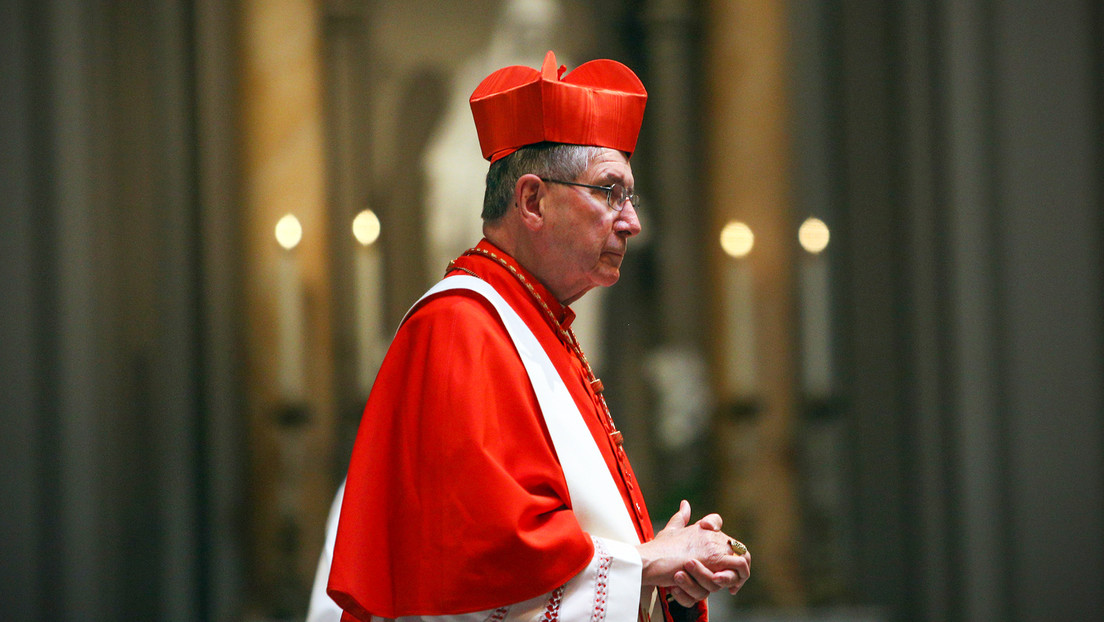 Un cardenal que encubrió abusos sexuales a menores participará en el cierre del ataúd de Francisco