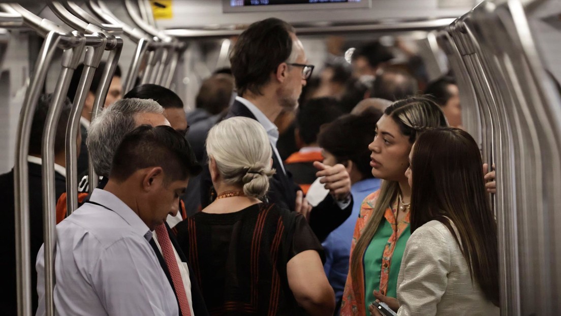 Autoridades de México confirman "pinchazos" en el transporte público y un caso de "somnolencia"
