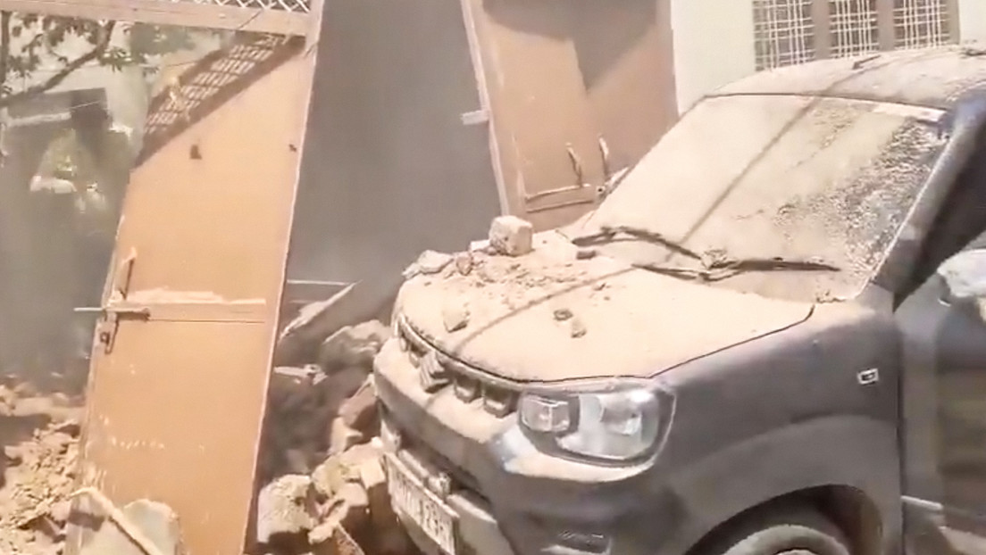 Avión de la Fuerza Aérea India deja caer accidentalmente un artefacto no explosivo sobre una casa