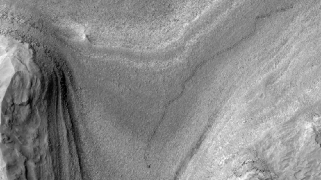 Imagen única del róver Curiosity en Marte vista desde el espacio