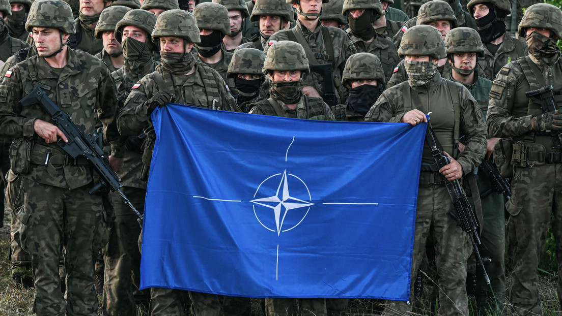 "Eso no parece debilidad, es debilidad": Aliados europeos tienen dificultades al reunir tropas para Kiev