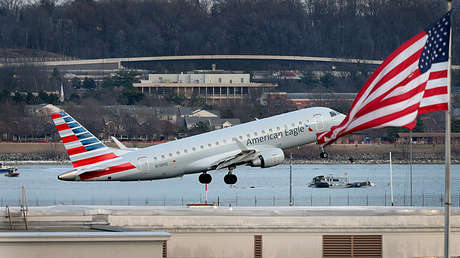 Sangrienta pelea entre los controladores aéreos tras la catástrofe en el aeropuerto más transcurrido de EE.UU.
