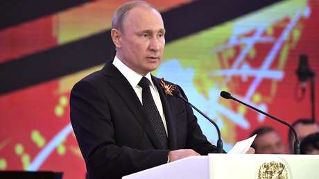 El padre de Musk revela el motivo por el cual su familia admira a Vladímir Putin