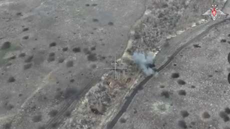 VIDEO: Artilleros rusos dan sobre el blanco en puntos de control de drones de Ucrania