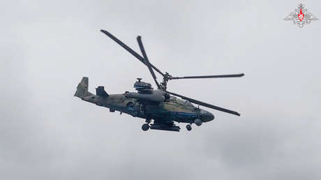 VIDEO: Helicópteros rusos eliminan posiciones enemigas en zona fronteriza de Kursk