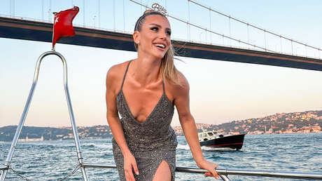 Reina de belleza muere al caer de un puente tras huir de la Policía