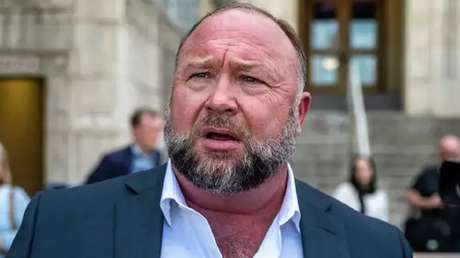 Arrestar a la oposición y no poner fin al conflicto ucraniano: Alex Jones describe las prioridades de la UE