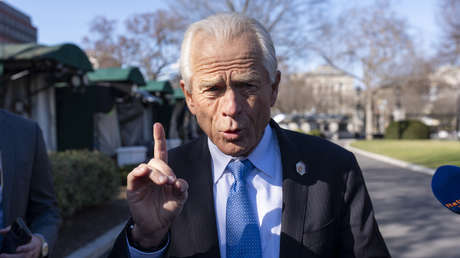 "Lo hacemos en tiempo Trump": Asesor del presidente de EE.UU. explica cuándo tendrán efecto los aranceles