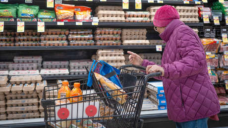 "Preparándome para lo peor": Estadounidenses acumulan productos ante el "caos" arancelario