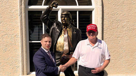 VIDEO: Trump inaugura un monumento a sí mismo