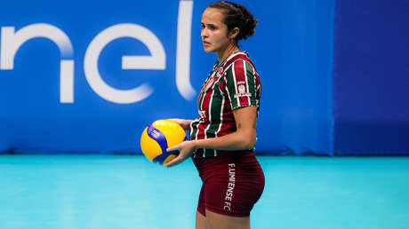 Seis meses de embarazo y compitiendo a máximo nivel: la historia de la voleibolista Pri Heldes