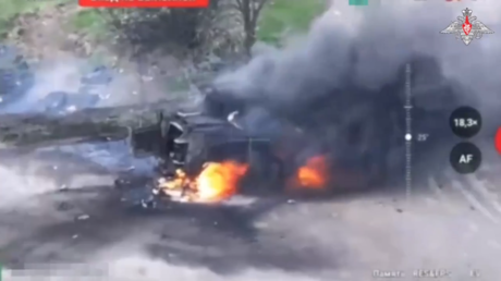 VIDEO: Blindados ucranianos en llamas tras ataques selectivos de drones rusos